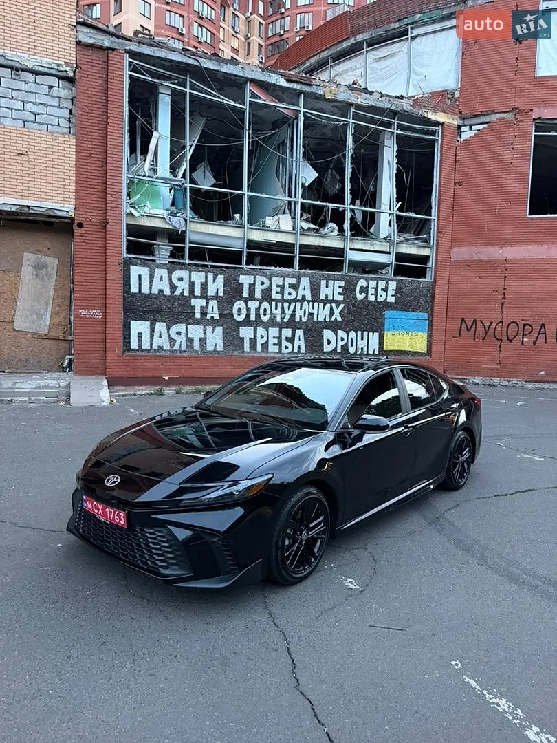 2025 Toyota Camry - фото 1