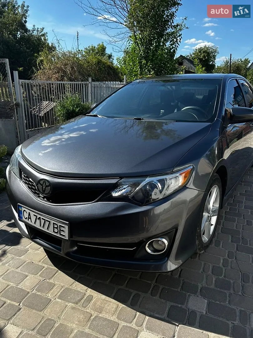 2013 Toyota Camry - фото 1