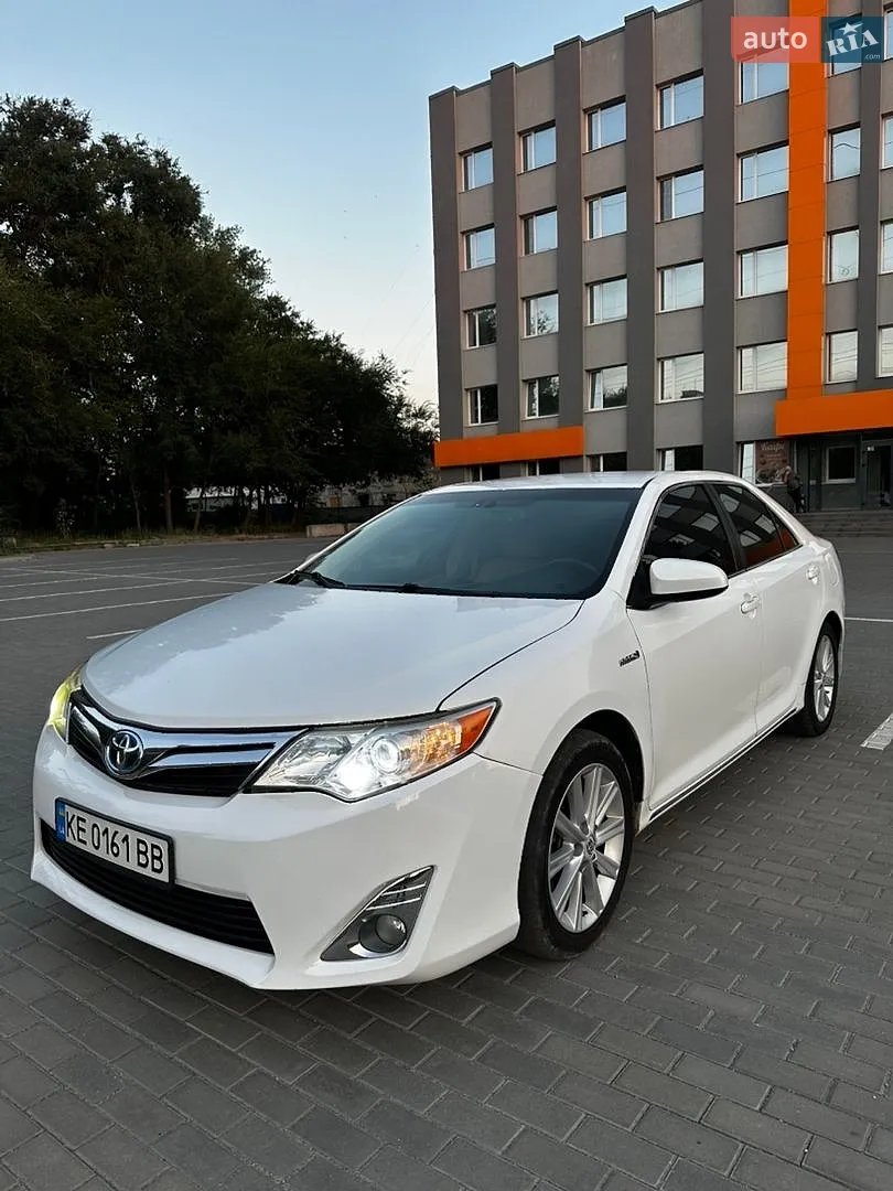 2014 Toyota Camry - фото 1