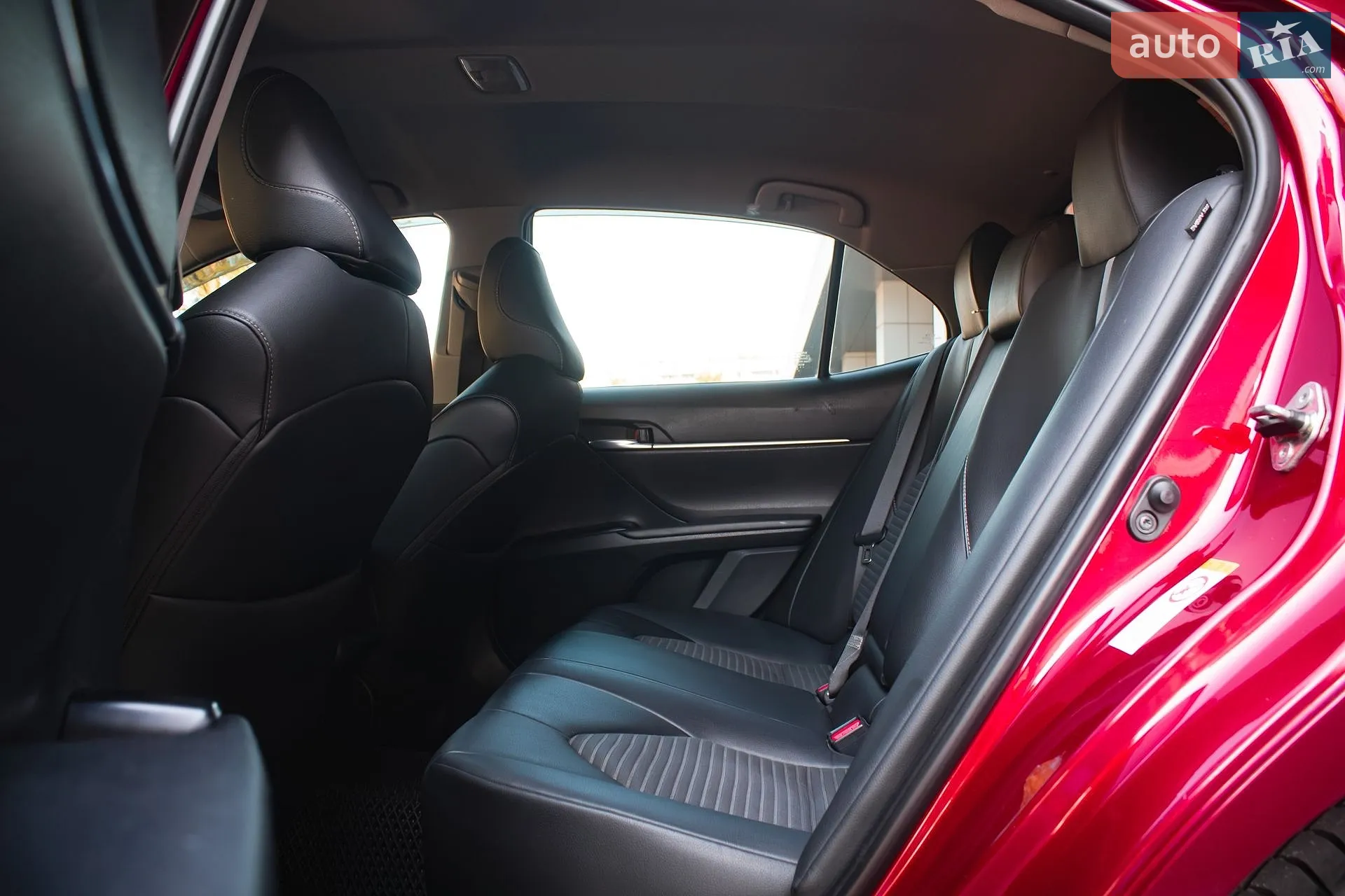 2018 Toyota Camry - мініатюра 11