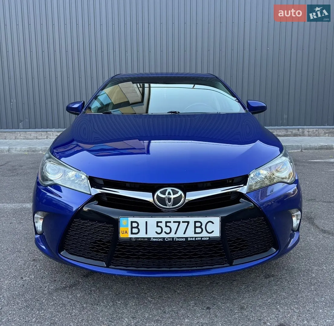 2015 Toyota Camry - фото 1