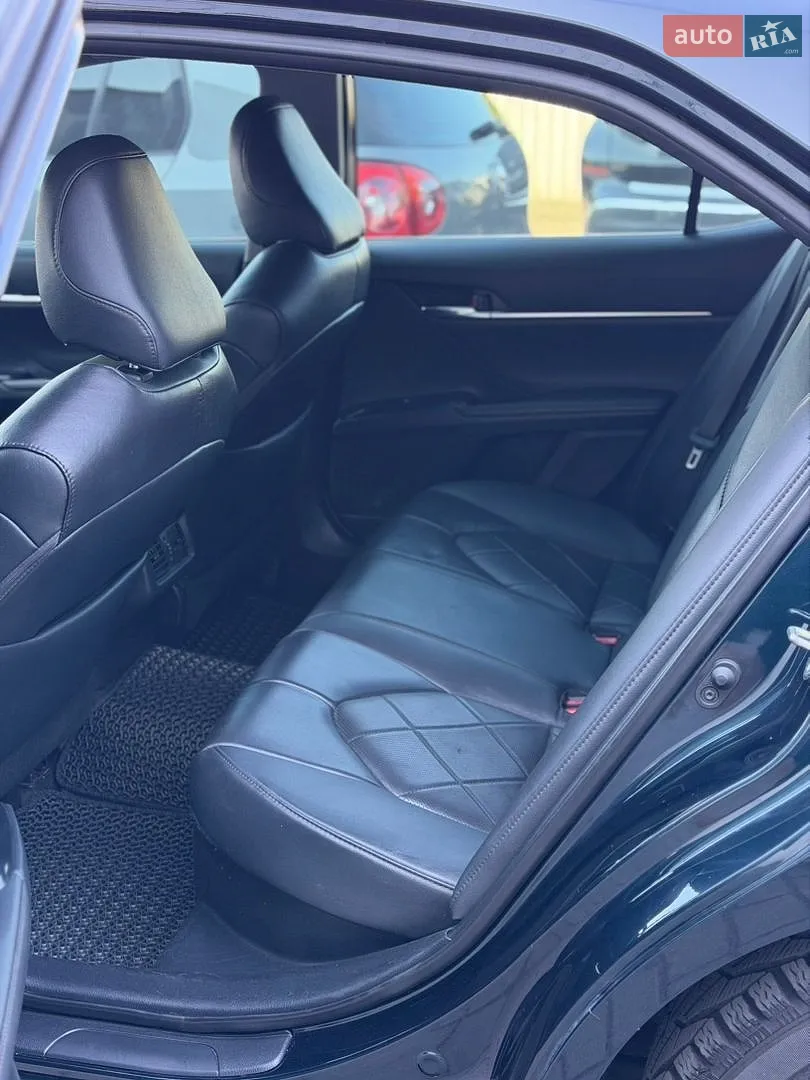 2018 Toyota Camry - мініатюра 12