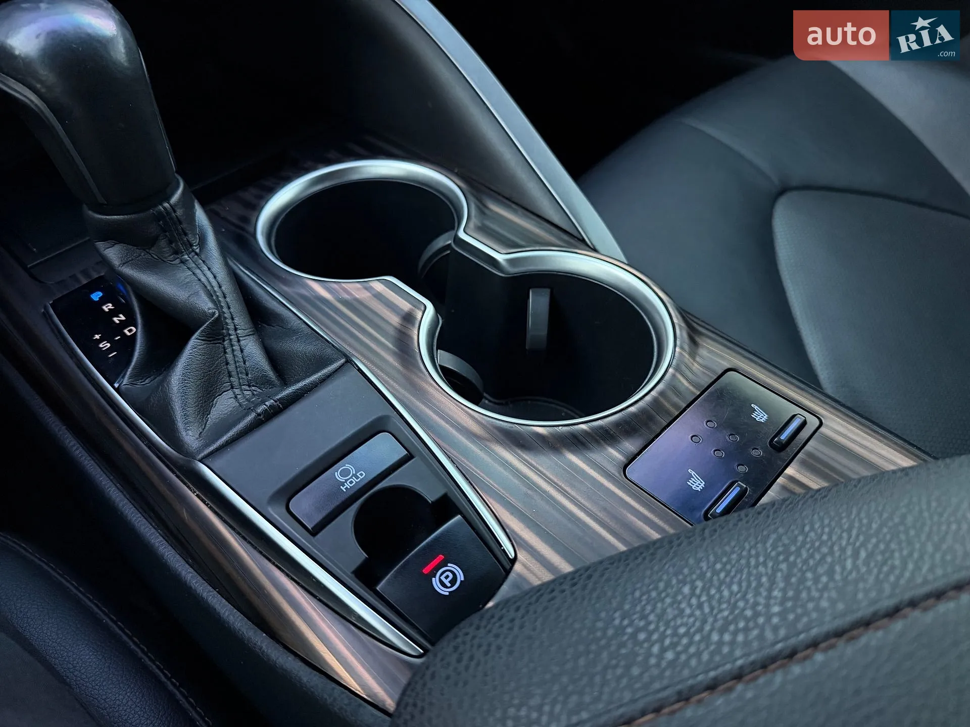 2018 Toyota Camry - мініатюра 24