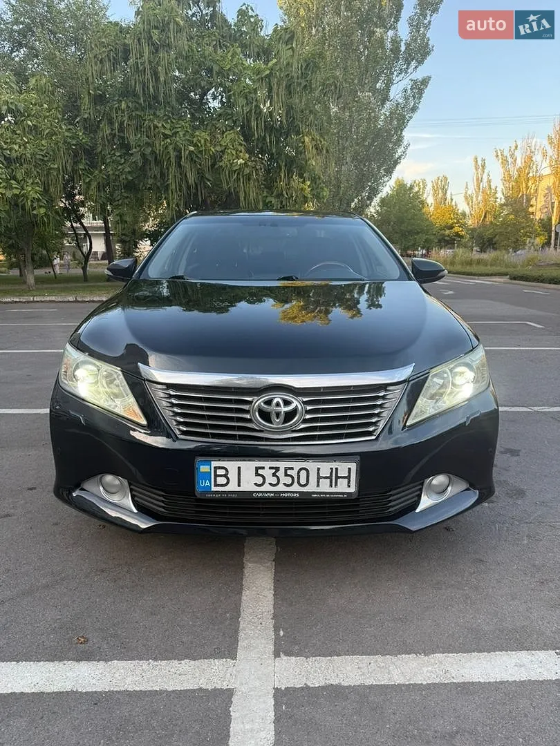 2013 Toyota Camry - фото 1