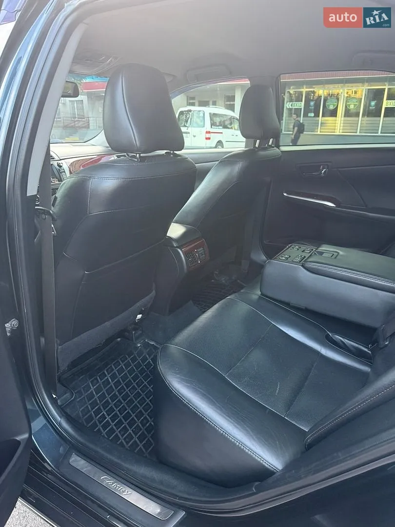 2013 Toyota Camry - мініатюра 28