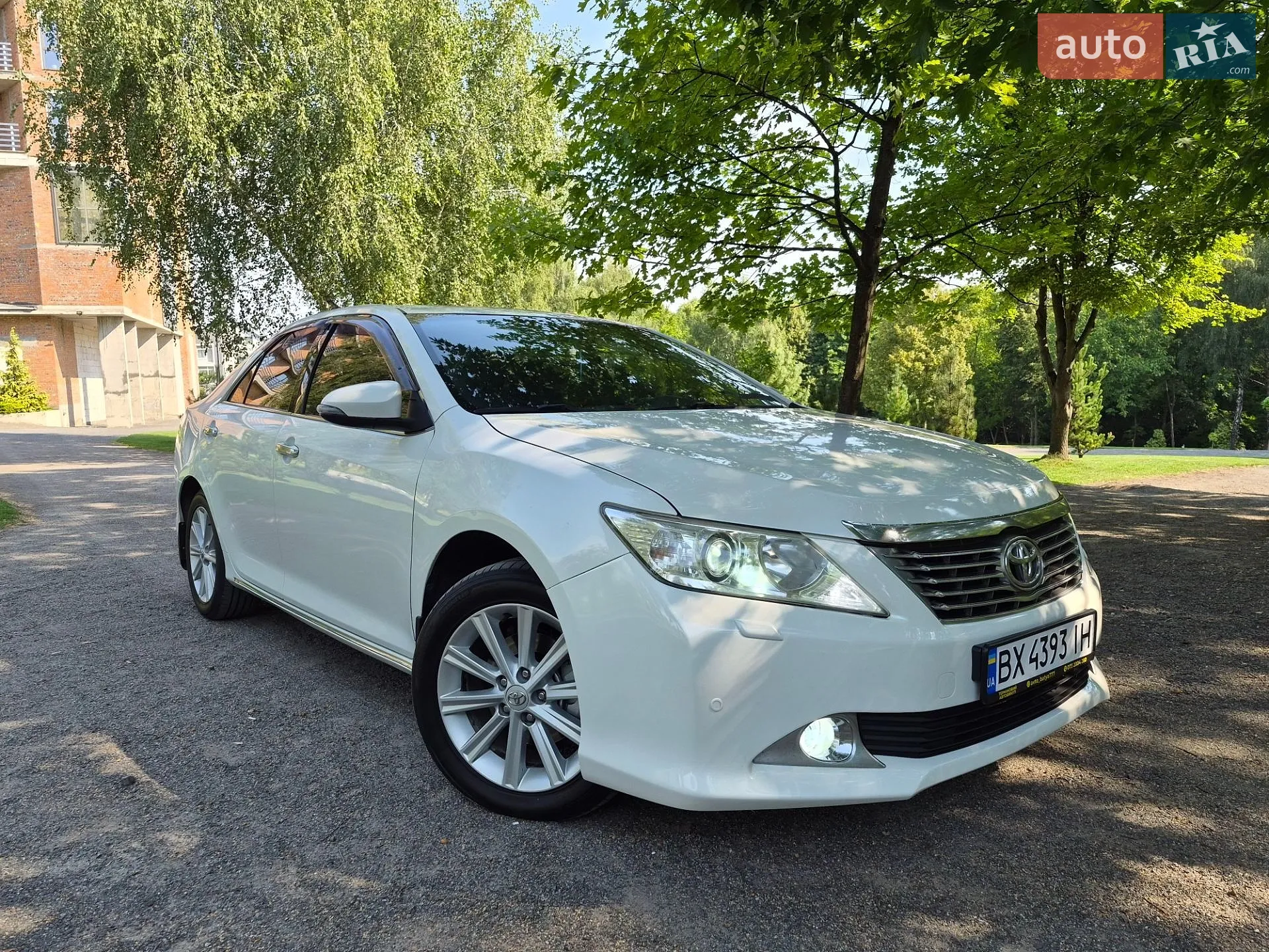 2011 Toyota Camry - фото 1