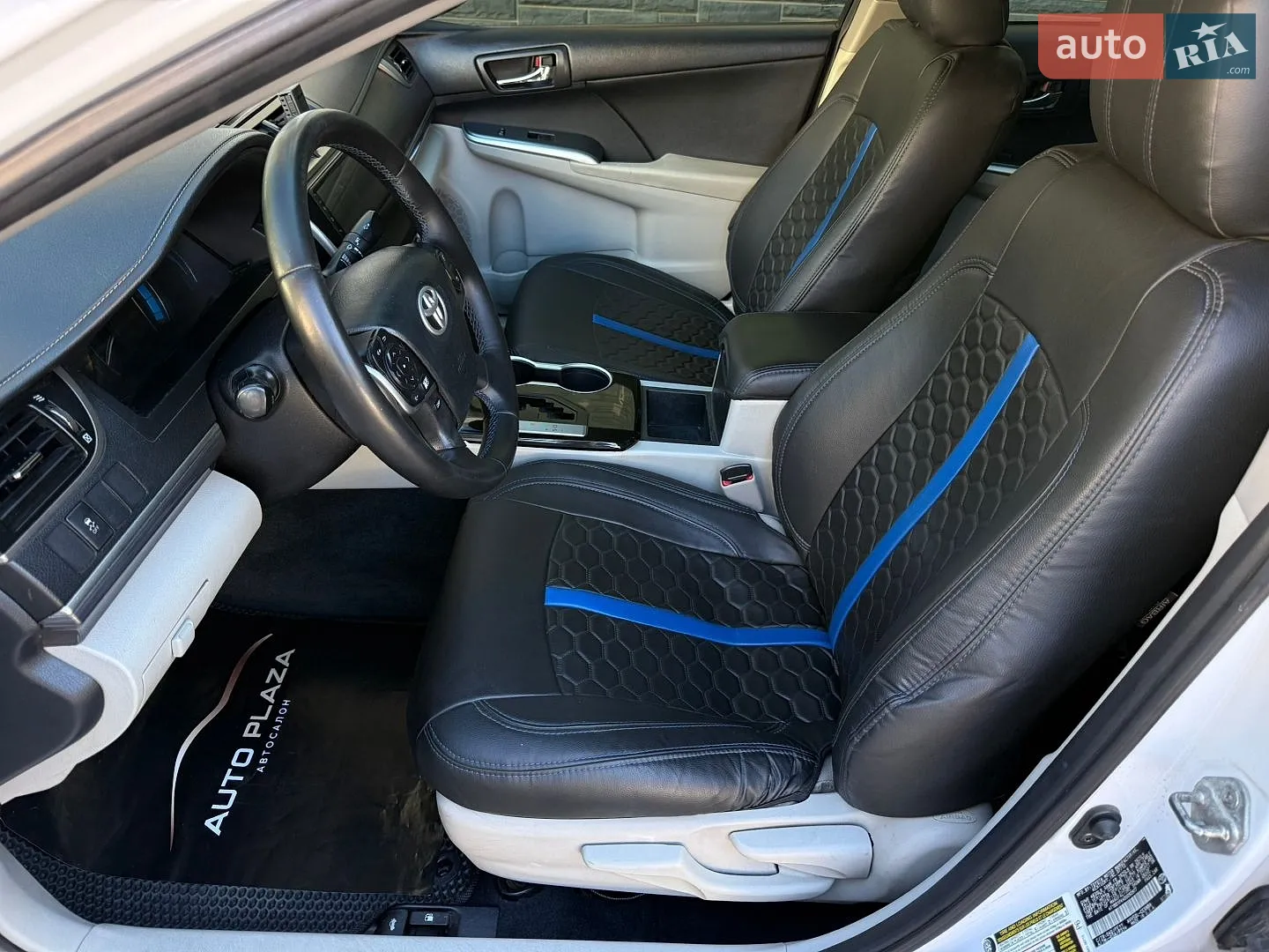 2013 Toyota Camry - мініатюра 24