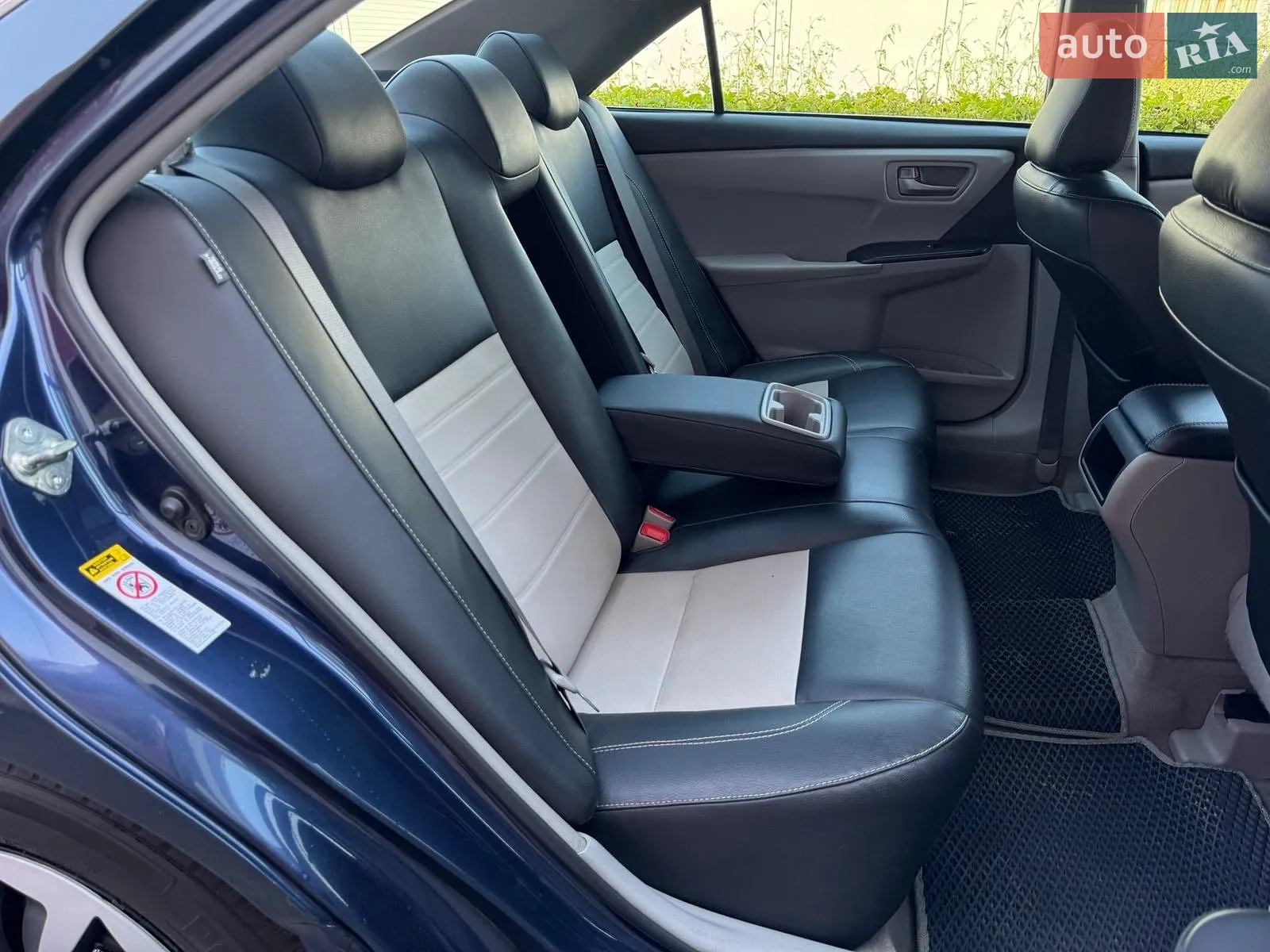 2016 Toyota Camry - мініатюра 17