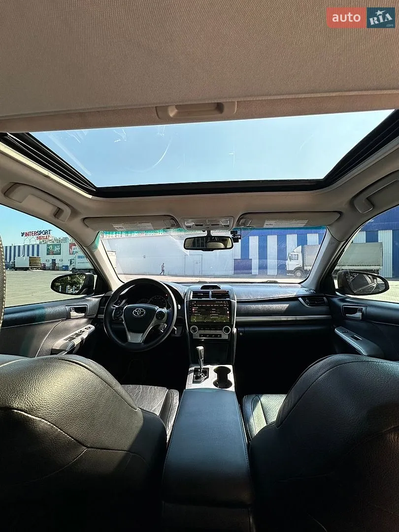 2013 Toyota Camry - фото 1