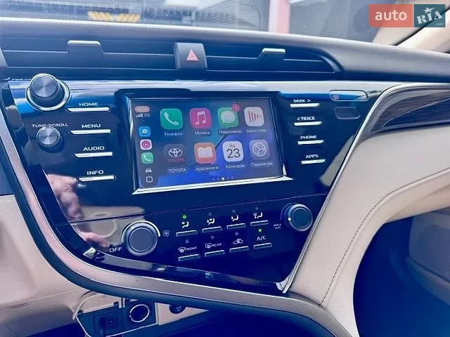 2017 Toyota Camry - мініатюра 18
