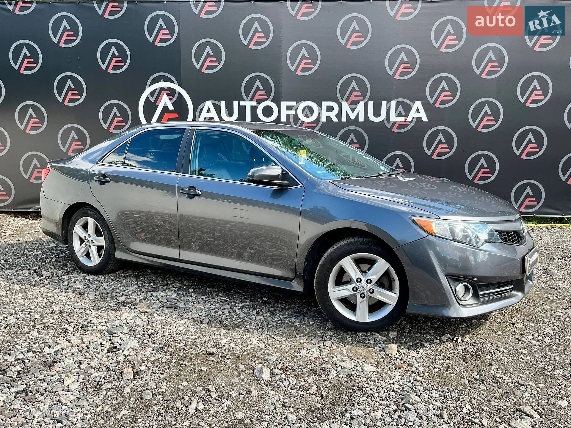 2014 Toyota Camry - фото 1