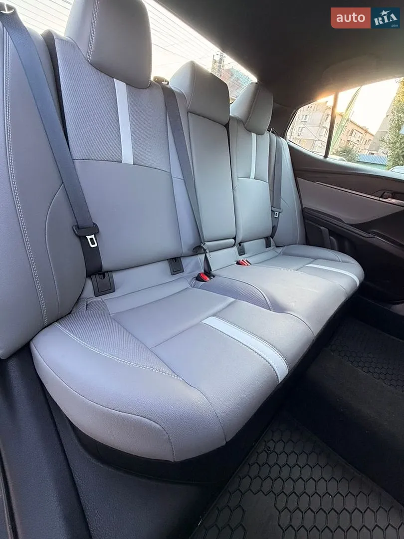2025 Toyota Camry - мініатюра 32