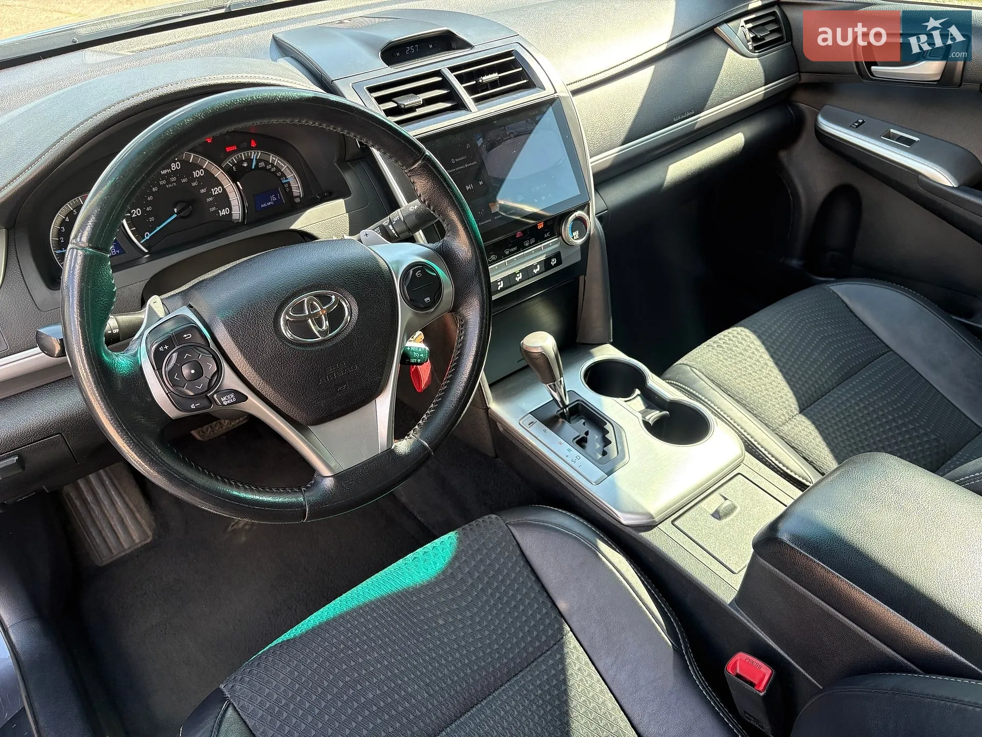 2013 Toyota Camry - мініатюра 4