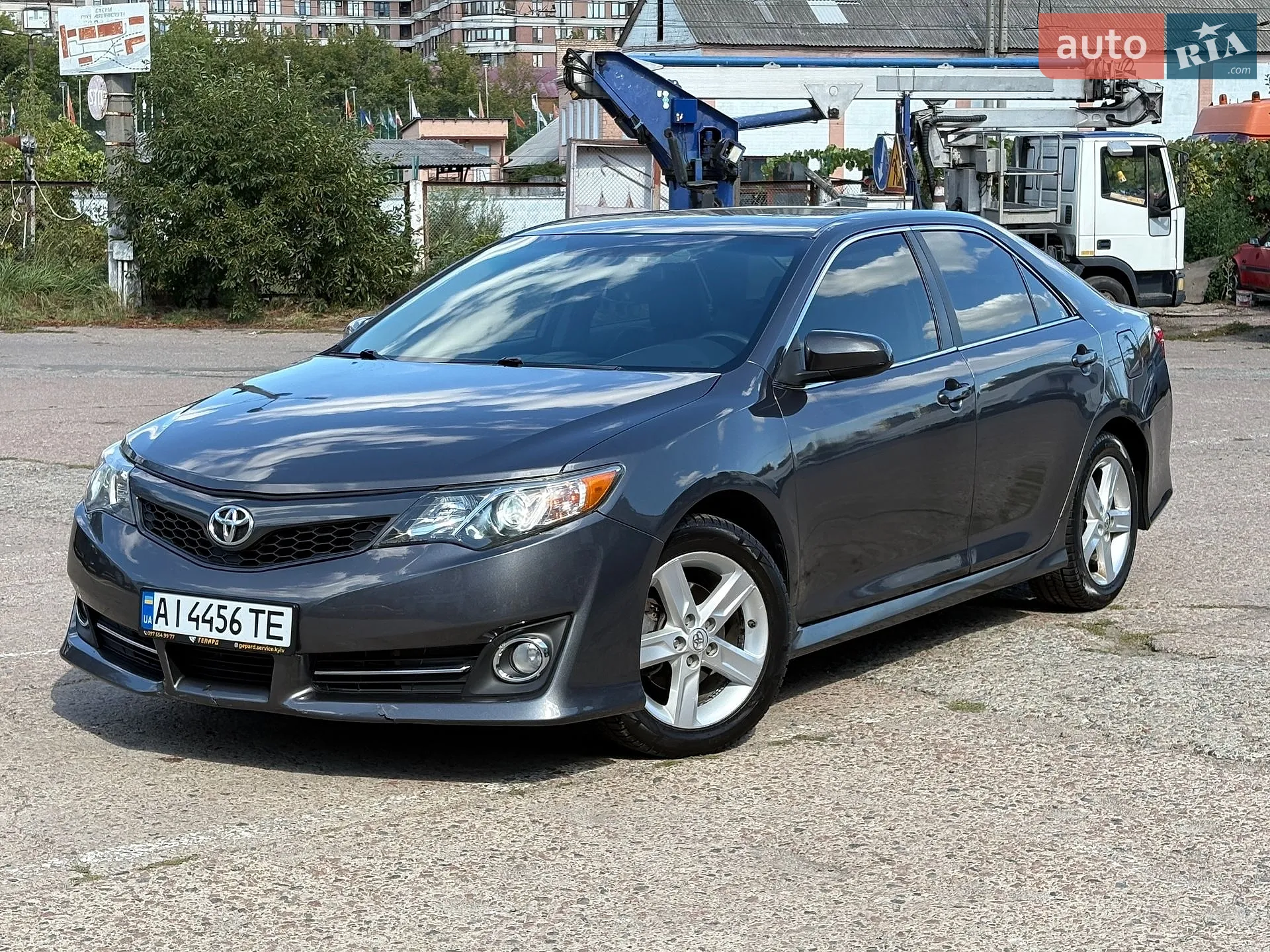 2013 Toyota Camry - фото 1
