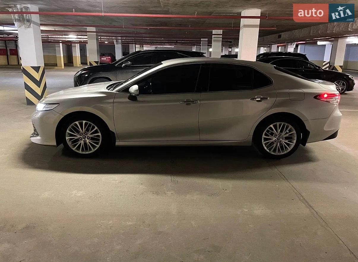 2018 Toyota Camry - мініатюра 2