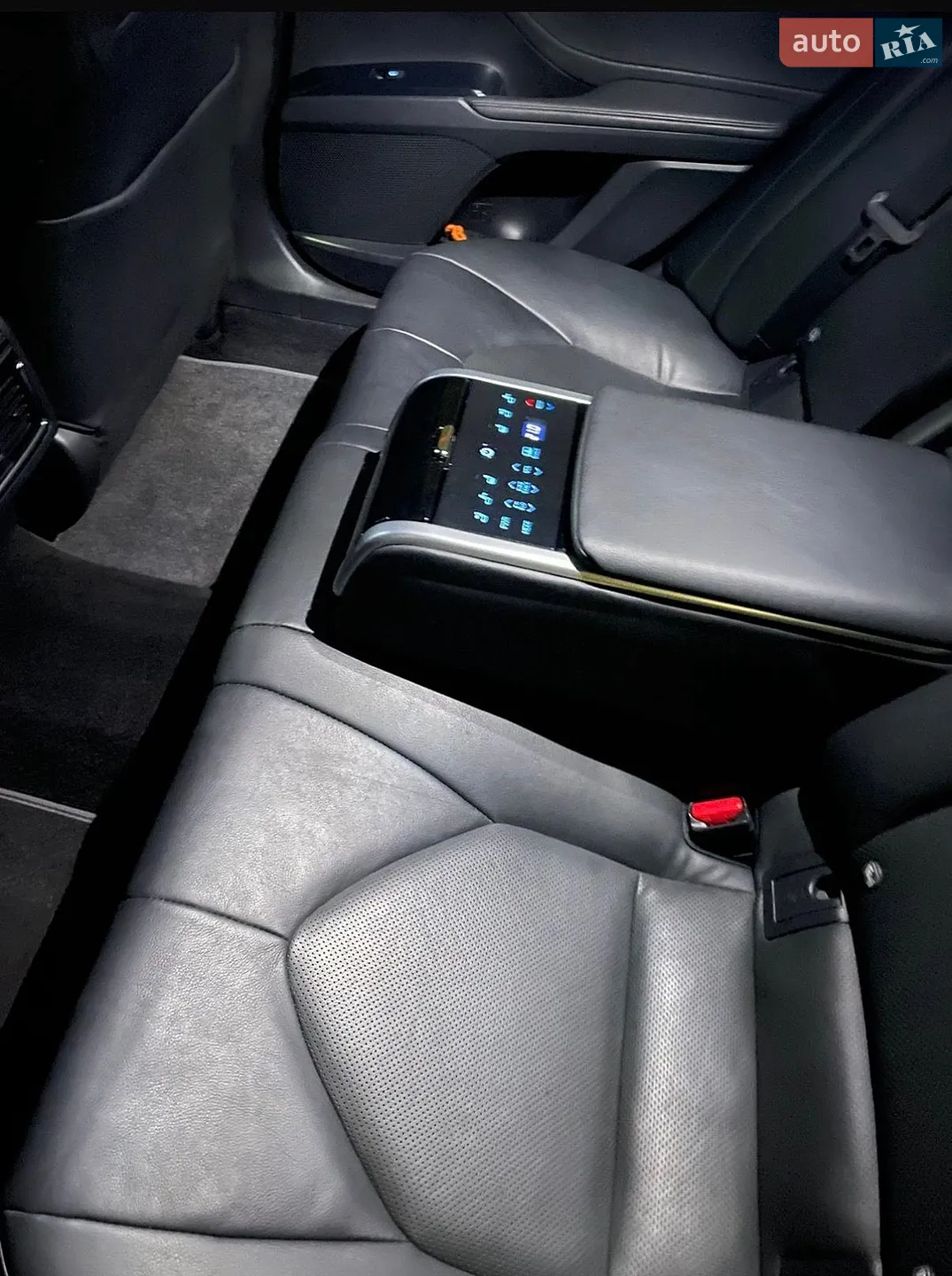 2018 Toyota Camry - мініатюра 12