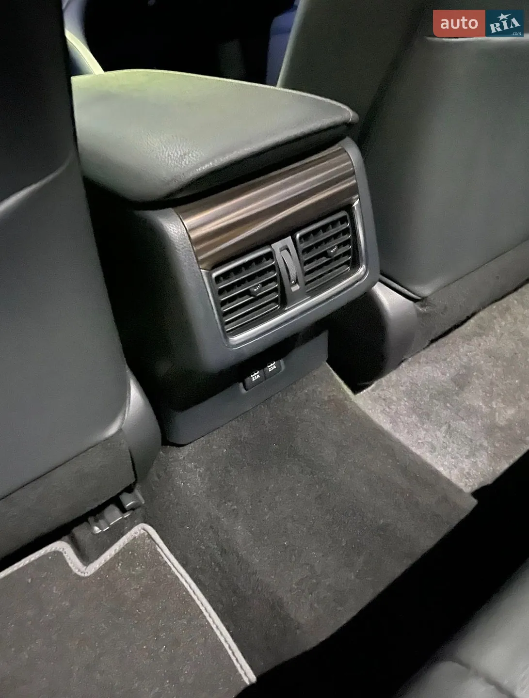 2018 Toyota Camry - мініатюра 18