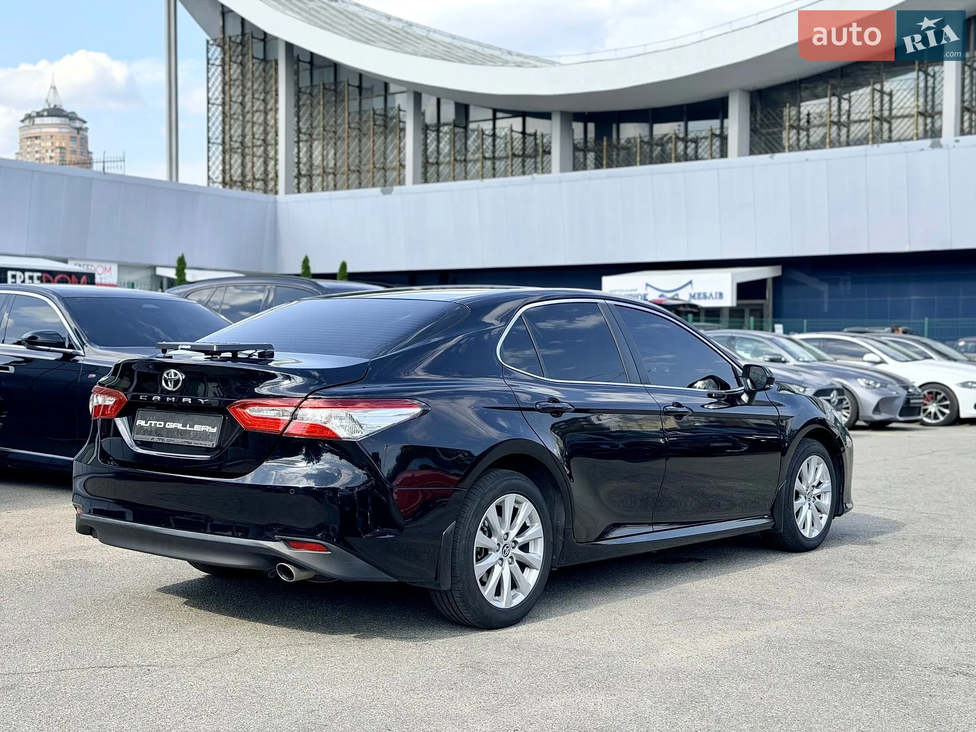 2020 Toyota Camry - мініатюра 3