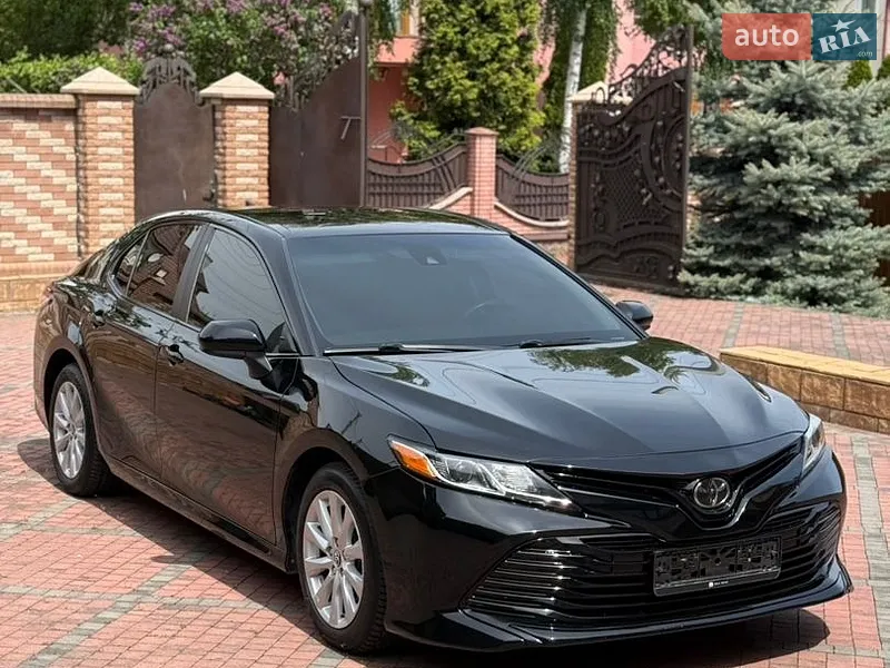 Toyota Camry 2019