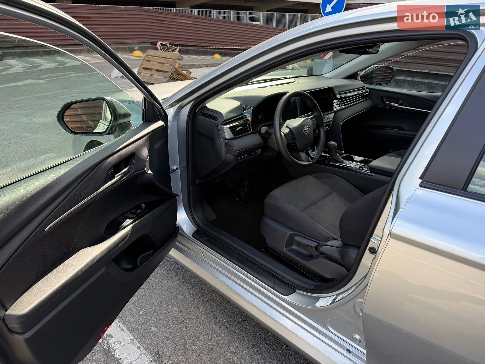 2025 Toyota Camry - мініатюра 9