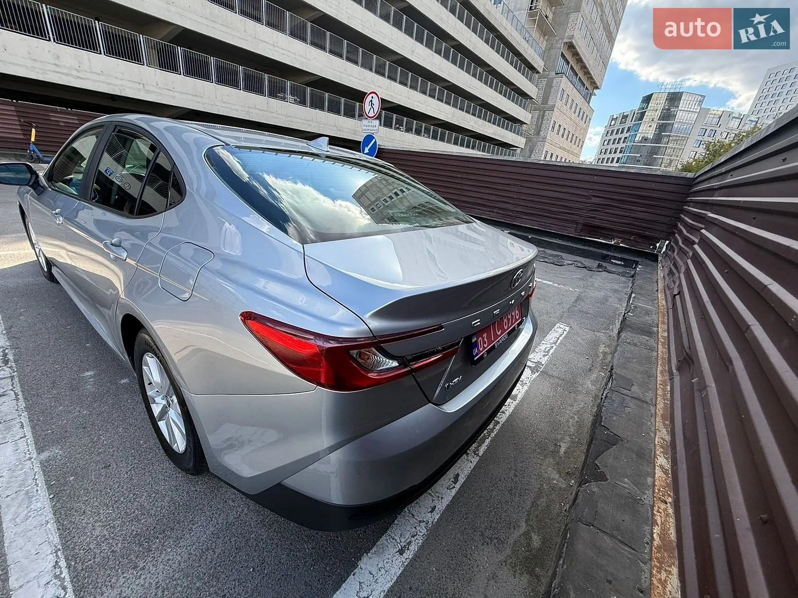 2025 Toyota Camry - мініатюра 8