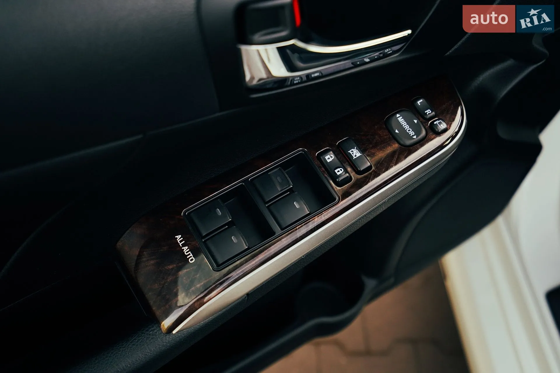 2016 Toyota Camry - мініатюра 29
