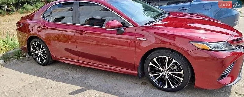 2018 Toyota Camry - мініатюра 3