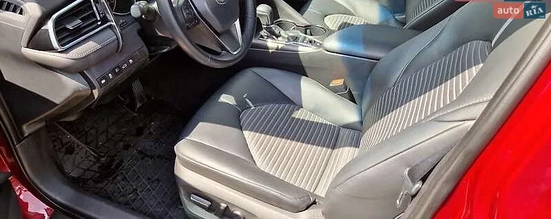 2018 Toyota Camry - мініатюра 13