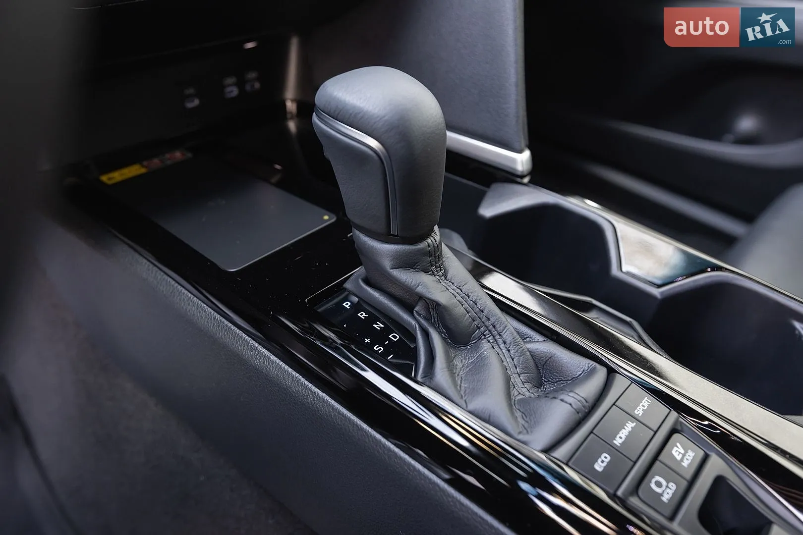 2026 Toyota Camry - мініатюра 18