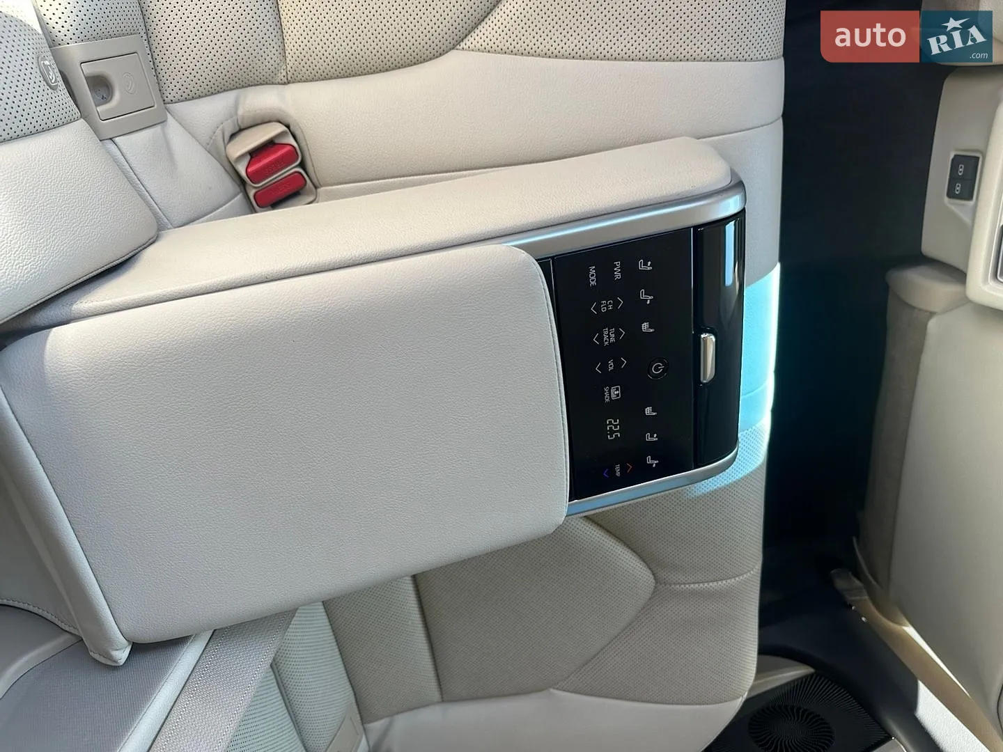 2023 Toyota Camry - мініатюра 17