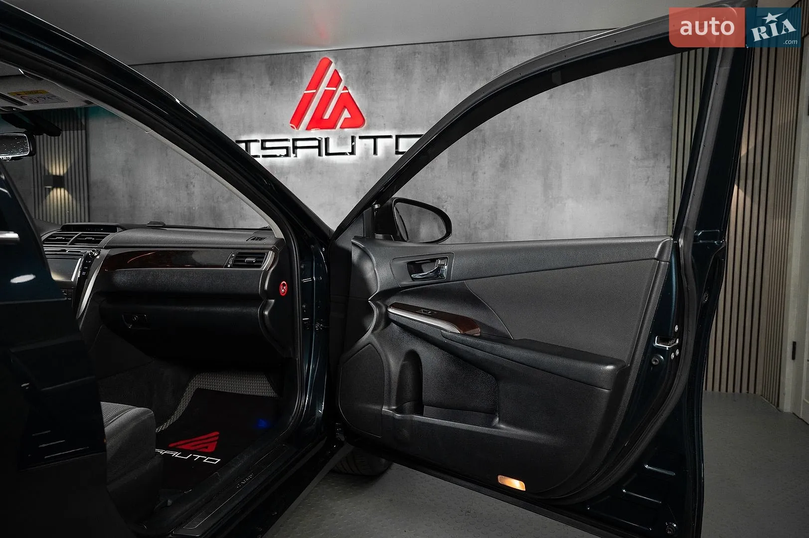 2016 Toyota Camry - мініатюра 22