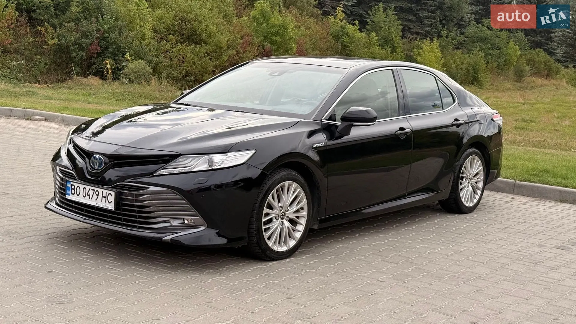 2019 Toyota Camry - фото 1