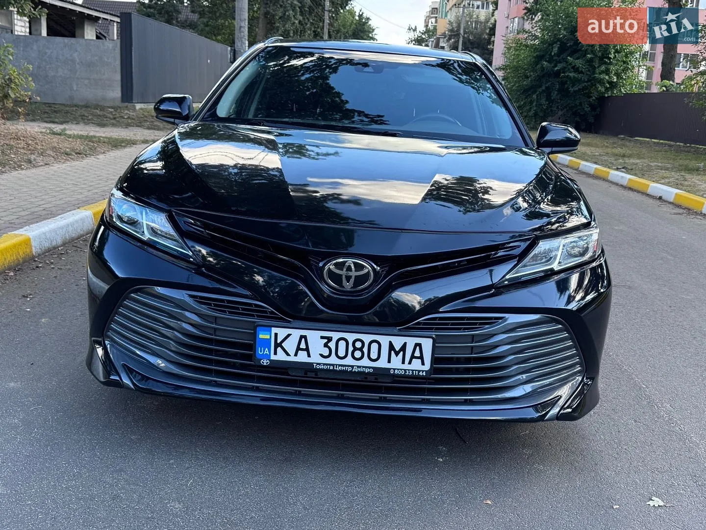 2020 Toyota Camry - мініатюра 2