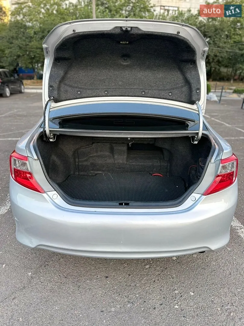 2013 Toyota Camry - мініатюра 16