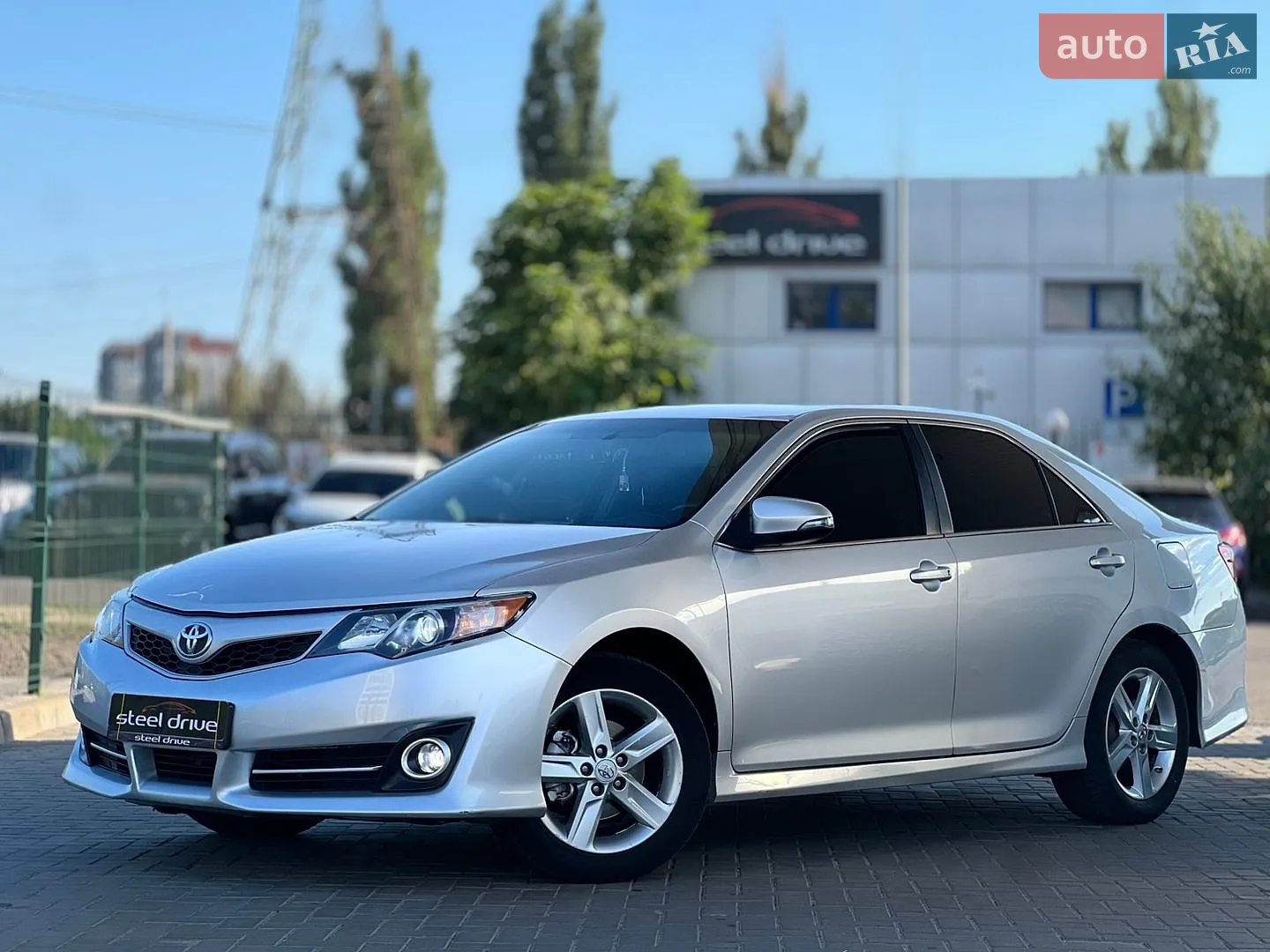 2014 Toyota Camry - фото 1
