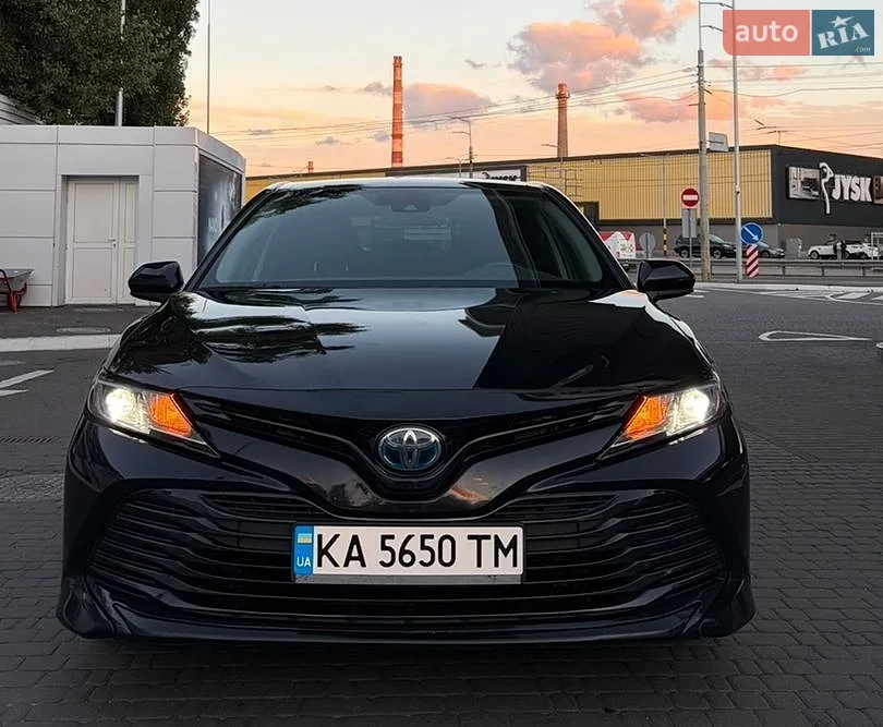 2019 Toyota Camry - мініатюра 3