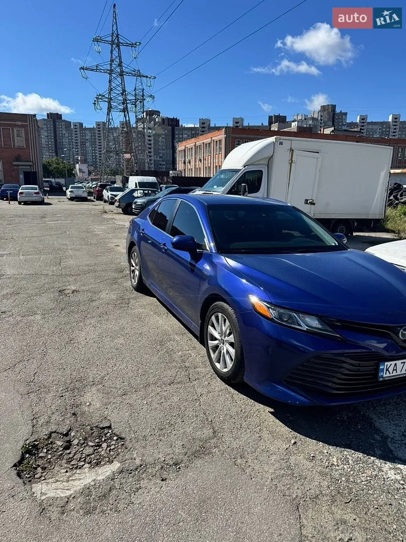 2018 Toyota Camry - мініатюра 3