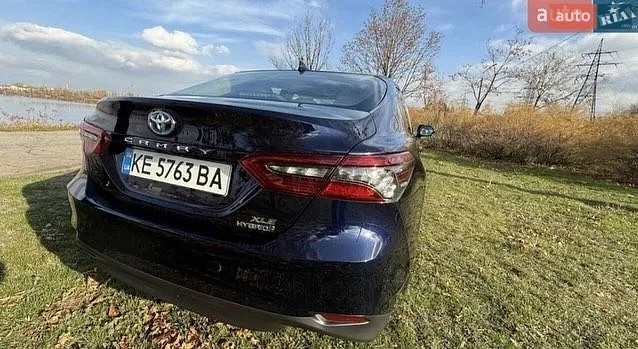 2021 Toyota Camry - мініатюра 3