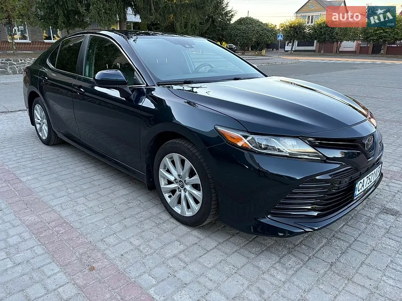 Toyota Camry 2019