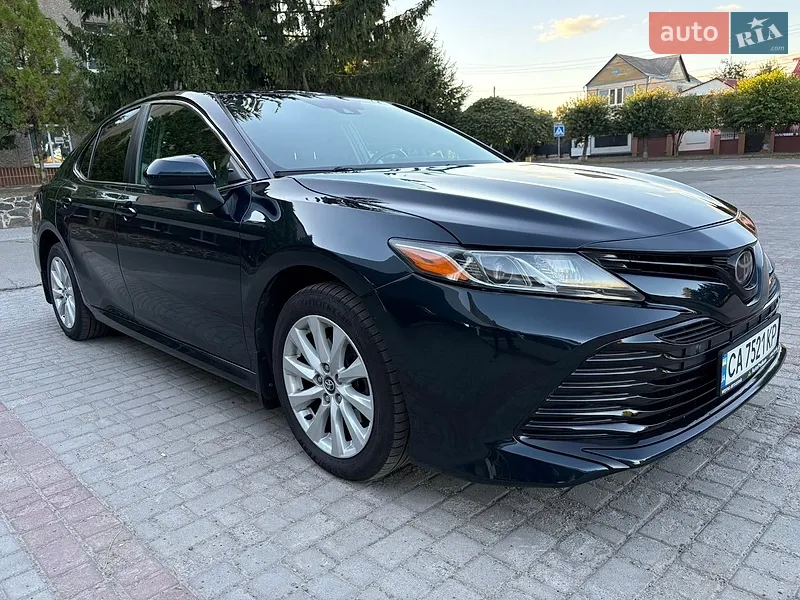 Toyota Camry 2019
