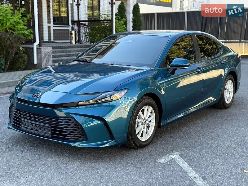Toyota Camry 2025