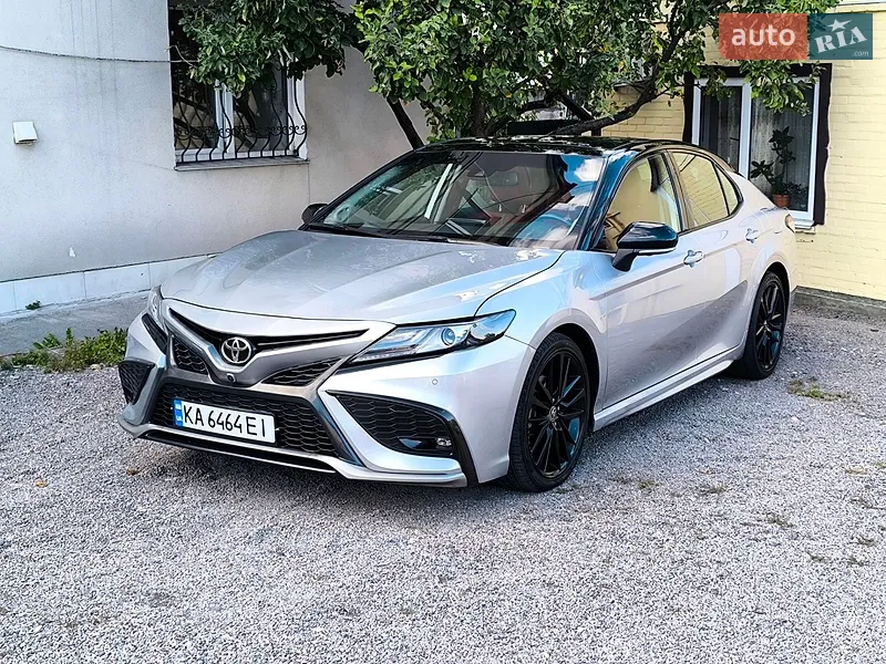 Toyota Camry 2021