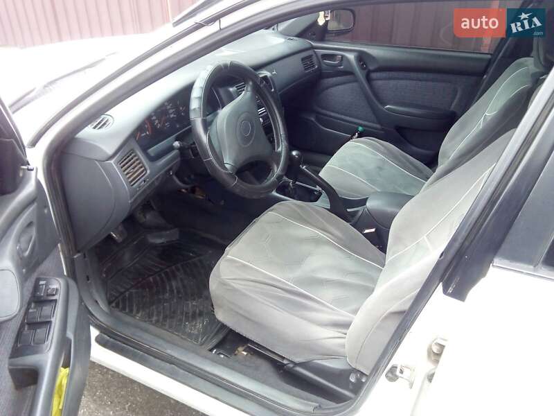 Седан Toyota Carina E 1995 в Кропивницькому