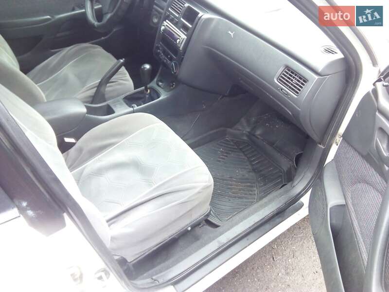 Седан Toyota Carina E 1995 в Кропивницькому