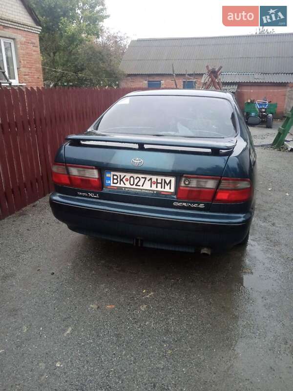 Седан Toyota Carina E 1993 в Остроге