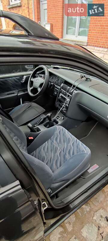 Універсал Toyota Carina E 1997 в Чернівцях