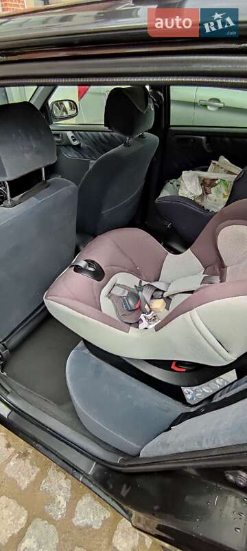 Універсал Toyota Carina E 1997 в Чернівцях