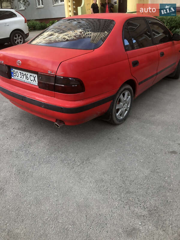 Седан Toyota Carina E 1995 в Тернополі