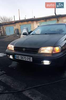 Седан Toyota Carina E 1993 в Першотравенске