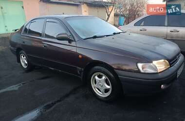 Седан Toyota Carina E 1993 в Першотравенске